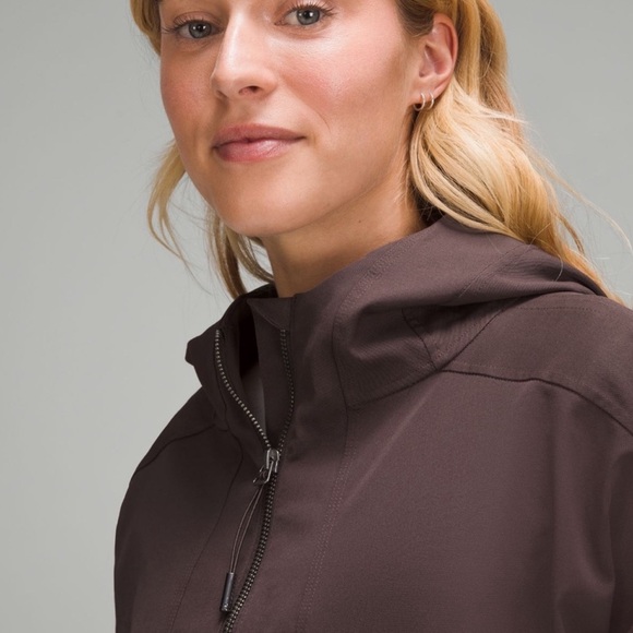 Lululemon - Water-Repellent Hooded Anorak - Espresso - Picture 5 of 9